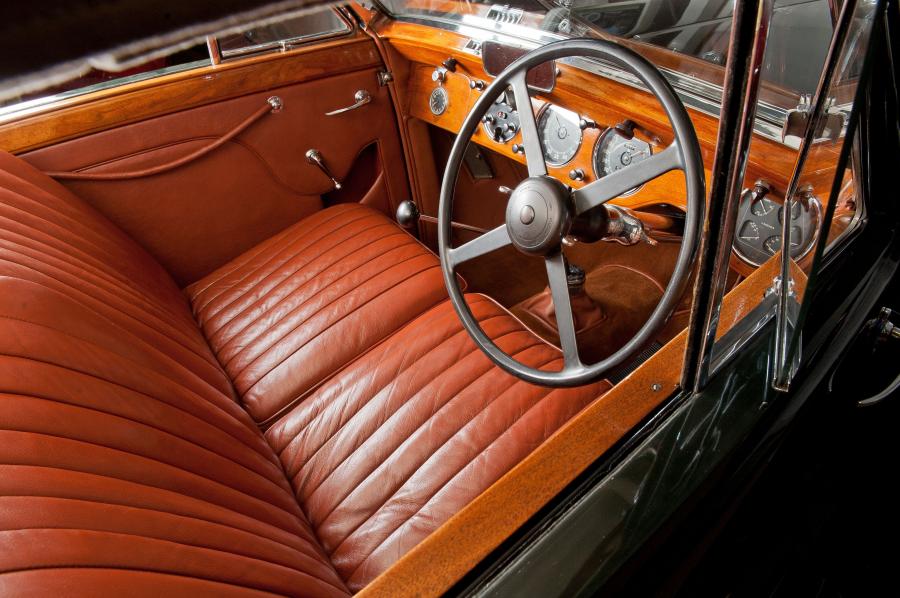 Интерьер Lagonda LG6 Drophead Coupe 1938 года  (фото 19 из 21)